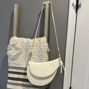 Elegant Cream Shoulder/Crossbody Bag